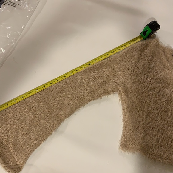 Fuzzy Cropped sweater top beige neutral - Picture 12 of 13